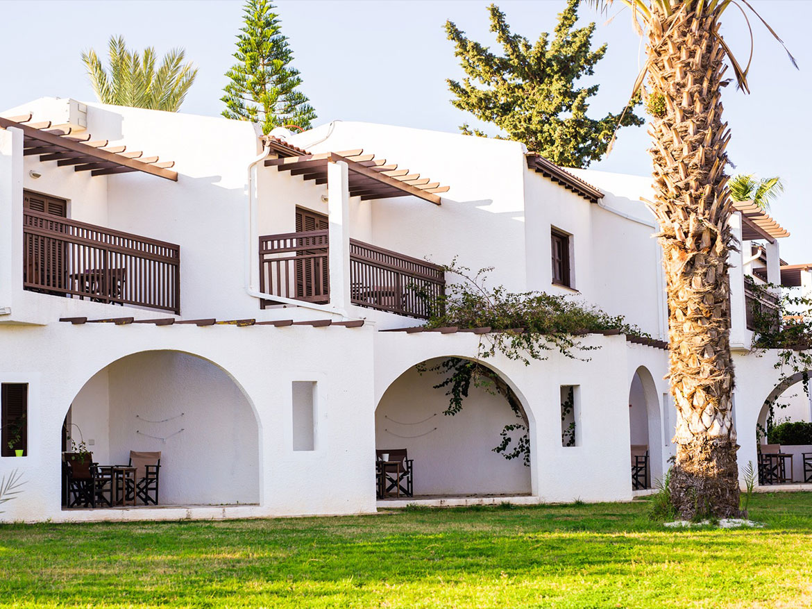 Four-bedroom house with garden